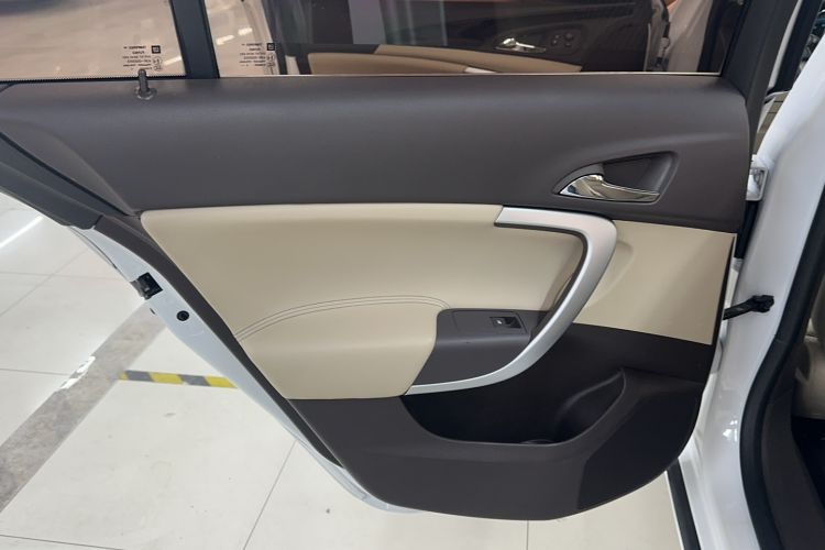 Used Buick Regal 2015 2.0L Leading Fashion Edition