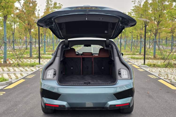 Used BMW iX 2022 xDrive50 Trunk