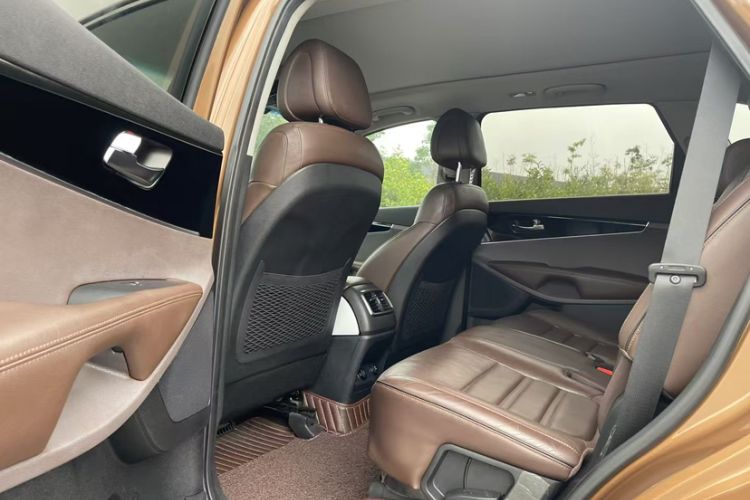 Used Kia Sorento 2015 Sorento L 2.2T Diesel 4WD Elite Edition 7 Seats China IV Standard