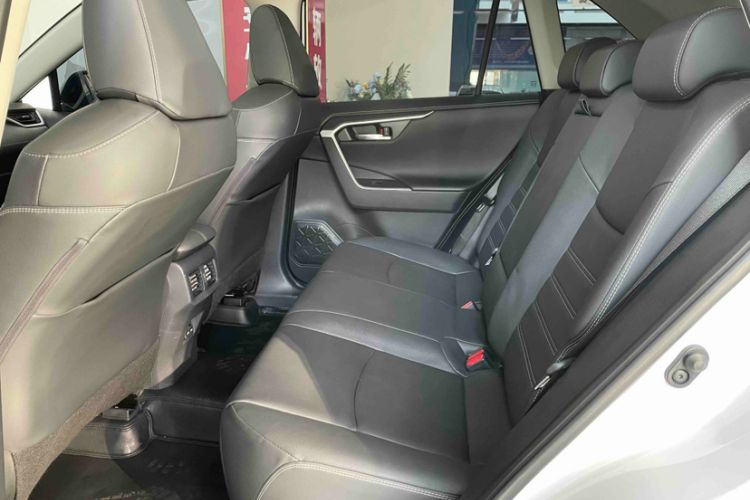 Used Toyota RAV4 2023 2.0L CVT Two-Wheel Drive Fashion Plus Edition
