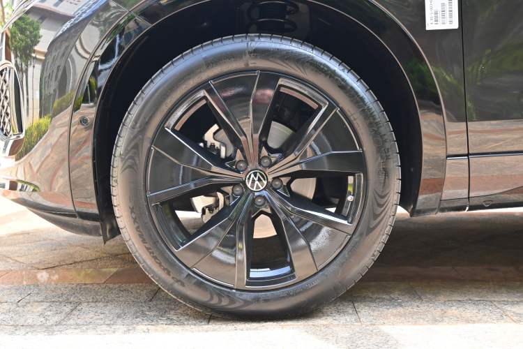 Used Volkswagen Tavendor 2024 380TSI All-Wheel Drive R-Line Blacklight Knight Edition Exterior 7