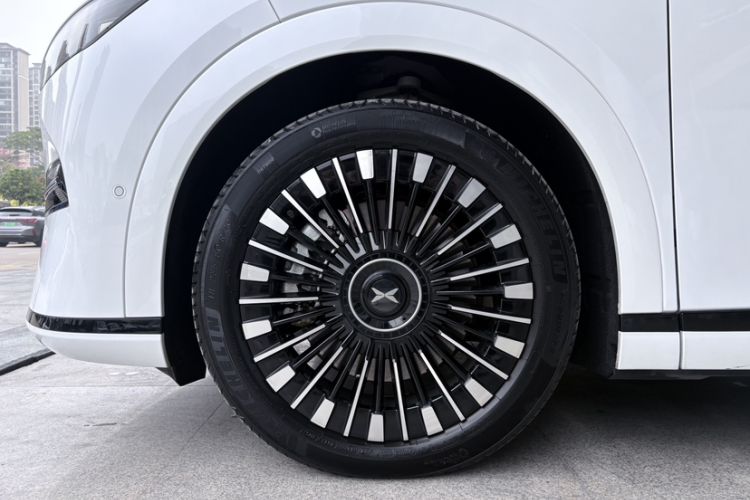 Used XPeng X9 2025 740 Ultra-Long Range Max
