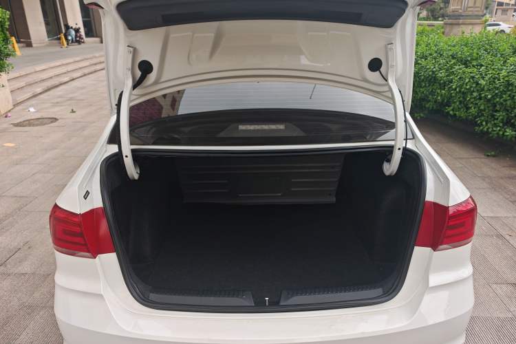 Used Volkswagen Santana 2019 1.5L Manual Fashion Edition China VI Standard Trunk