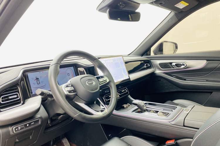 Used GAC Trumpchi GS8 2024 Linghang Series 2.0 TGDI Two-Wheel Drive Luxury Smart Connectivity Version Interior 1