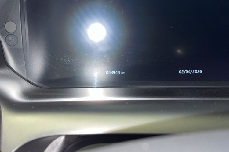 Used Land Rover Discovery Sport 2021 249 PS R-Dynamic S Performance Edition Odometer Close Up