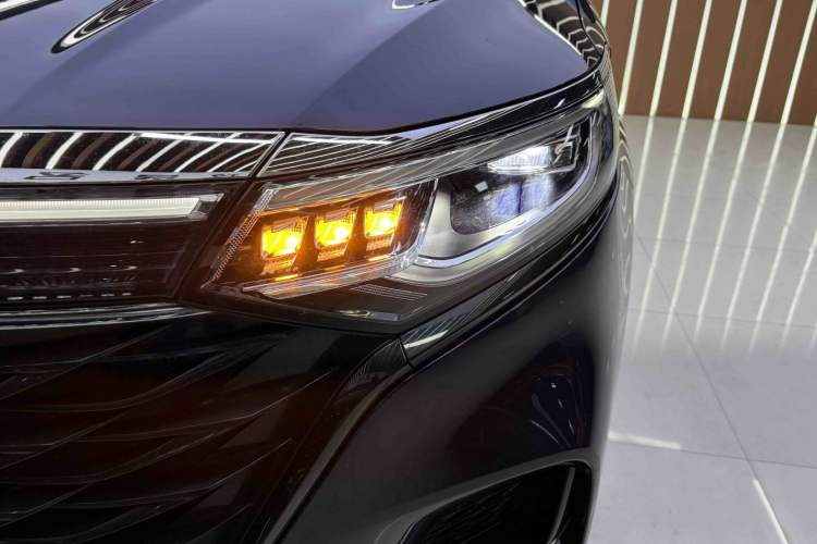 Used Roewe iMAX8 2021 400TGI Supreme Series Prestige Edition