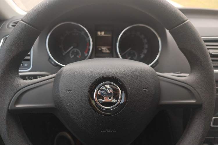 Used Skoda Yeti 2016 1.4TSI DSG Advanced Edition Instrument Cluster