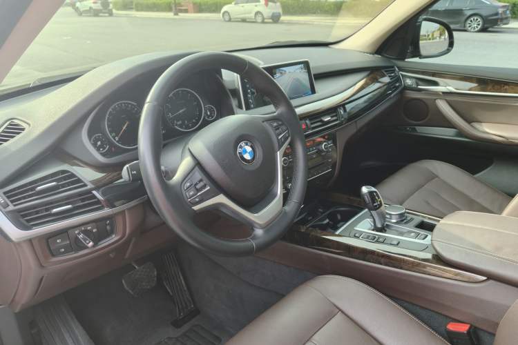 Used BMW X5 2017 xDrive28i
