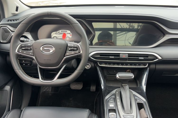 Used GAC Trumpchi GS4 2022 270T Automatic Smart Drive Flagship Edition Center Console