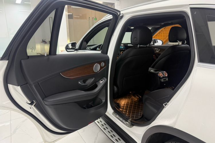 Used Mercedes-Benz GLC 2021 GLC 300 L 4MATIC Dynamic Model Interior 5