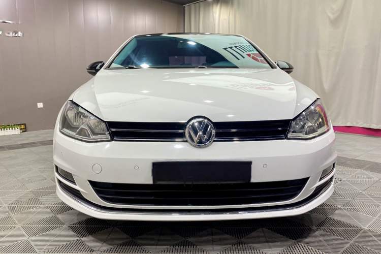 Used Volkswagen Golf 2017 1.6L Automatic Comfort Million-Vehicle Anniversary Edition