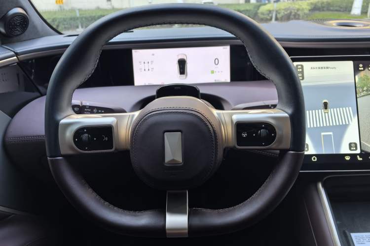 Used Avatr 11 2024 580 Three-Laser Four-Wheel Drive Luxury Edition
