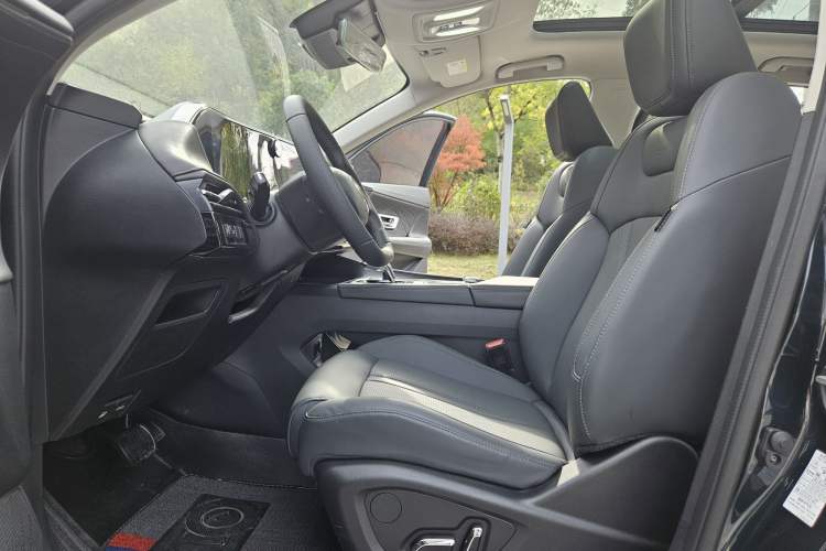 Used Dongfeng Aeolus Huge 2024 Mach Power 1.5T Premium Model
