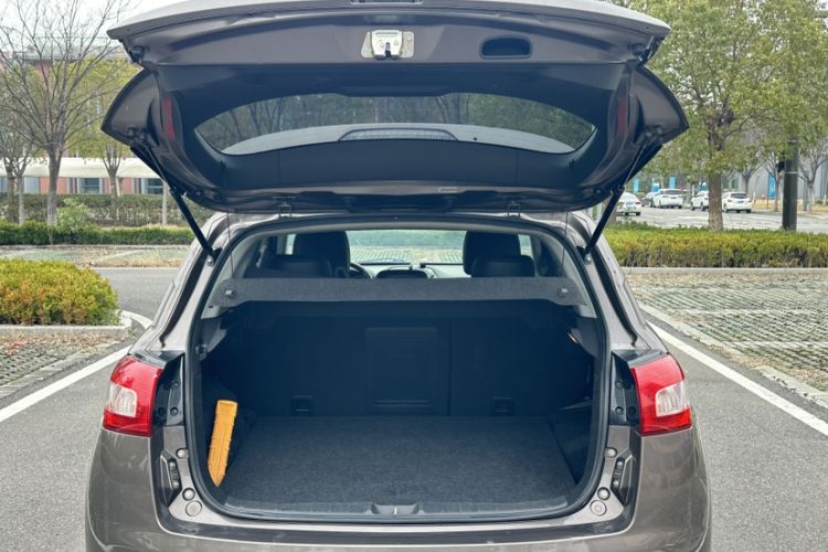 Used Peugeot 4008 2013 2.0L Two-Wheel Drive Entry-Level Trim