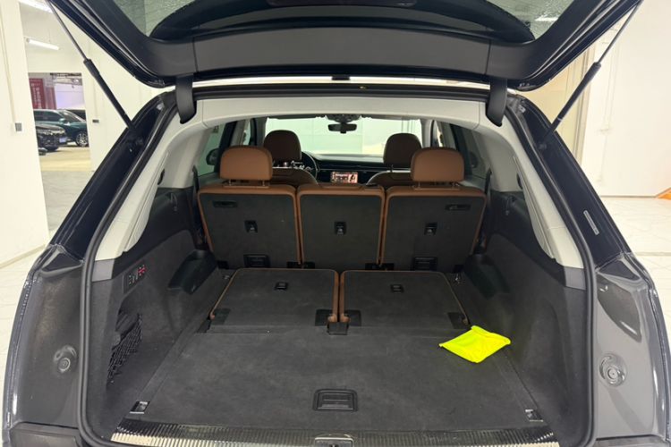 Used Audi Q7 2021 55 TFSI quattro S line Sport model