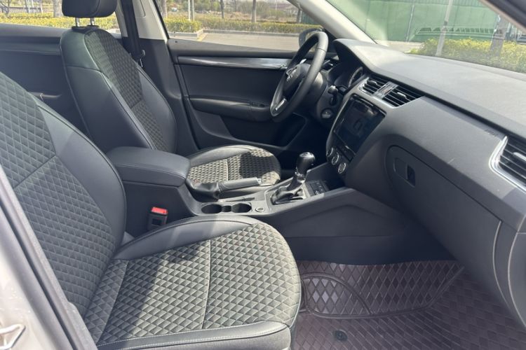 Used Skoda Octavia 2019 TSI280 DSG Luxury Edition Station Wagon China VI Standard
