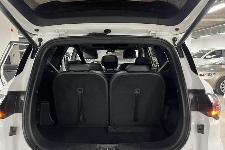 Used Geely Auto Haoyue L 2023 2.0T DCT Prestige Edition
