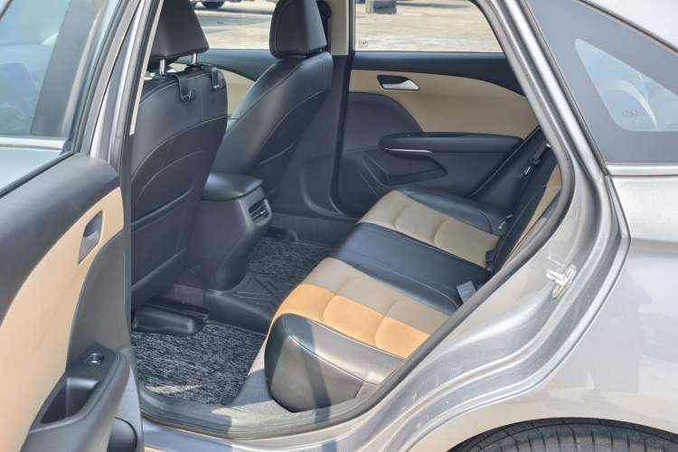 Used Chevrolet Monza 2020 320 Automatic Enjoyment Edition Interior 4