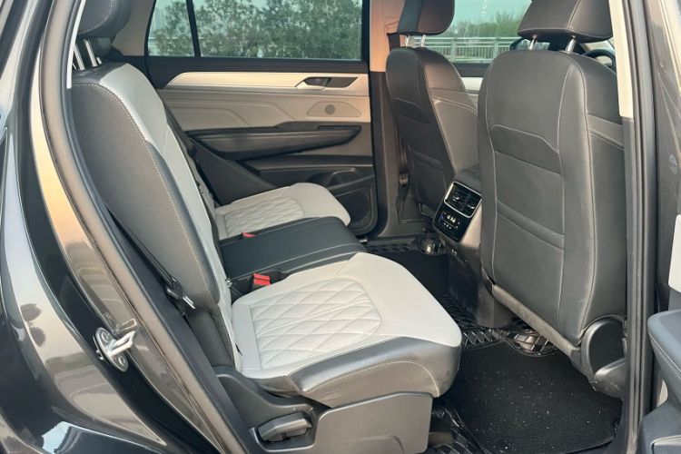 Used Volkswagen Tavendor 2024 380TSI All-Wheel Drive R-Line Cruise Edition
