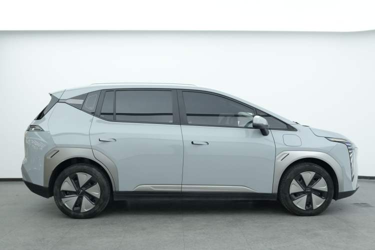 Used AION Y 2024 Younger