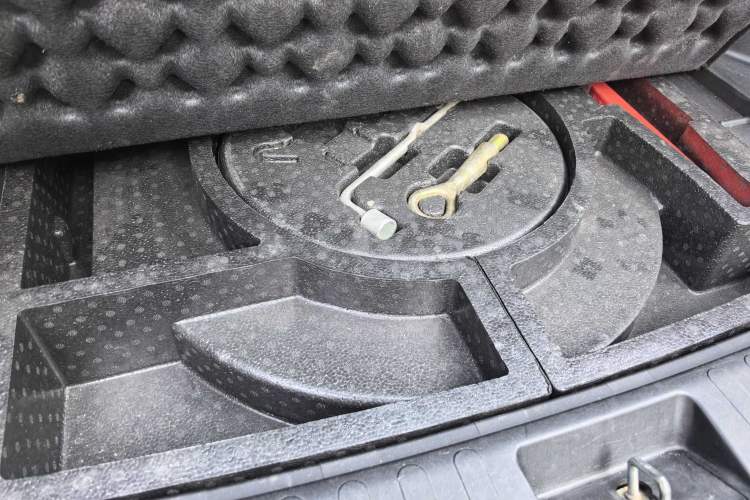 Used Soueast DX7 2015 1.5T Manual Luxury Model
