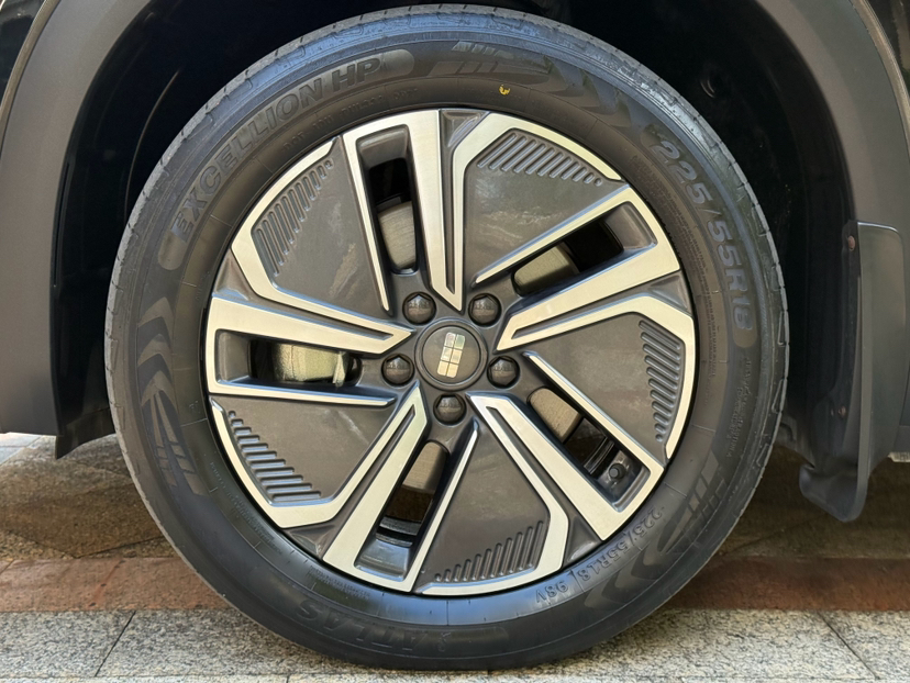 Geely Galaxy Xingjian 7 EM-i 2025 120km Launch+ Version — снимка 20