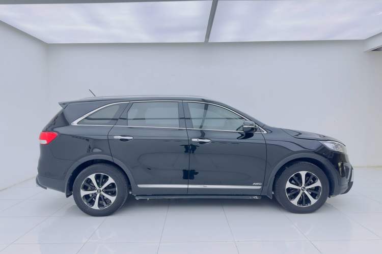 Used Kia Sorento 2016 Sorento L 2.4L Gasoline 4WD Custom Edition 7 Seats Emission Standard China V
