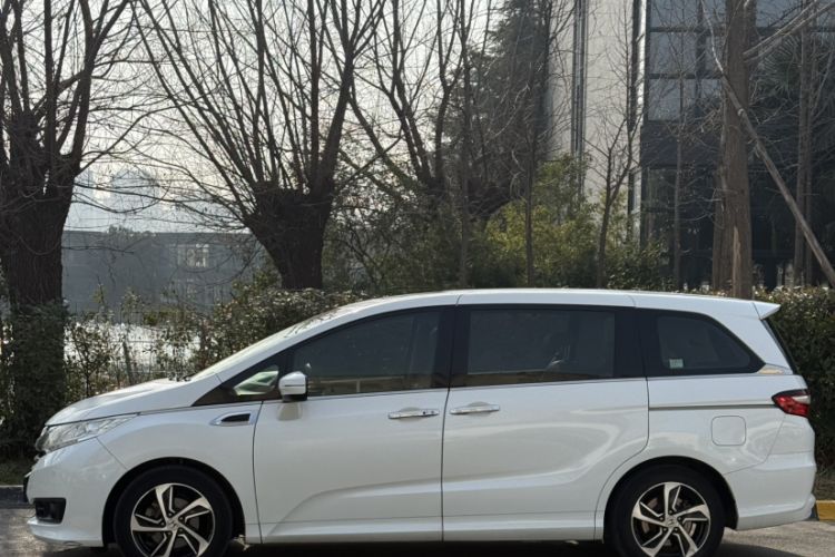 Used Honda Odyssey 2015 Revised 2.4L Luxury Edition