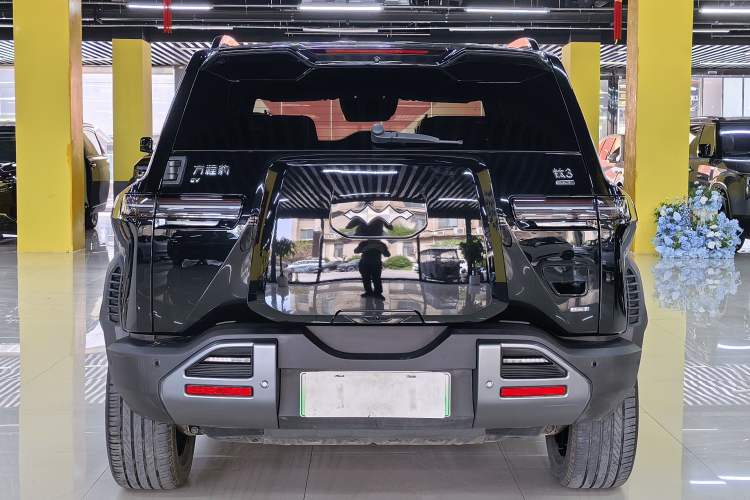 Used Formula Leopard Titanium 3 2025 501 km All-Wheel Drive Intelligent Driving Max Edition
