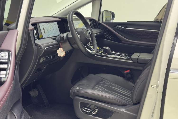 Used GAC Trumpchi M8 2024 Master Series 400T Prestige Edition Interior 3