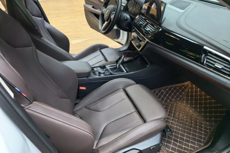 Used BMW 1 Series 2023 125i M Sport Night Edition Interior 1