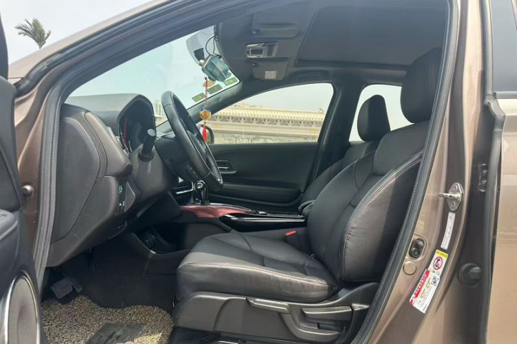 Used Honda XR-V 2015 1.8L VTi CVT Luxury Edition Interior 2