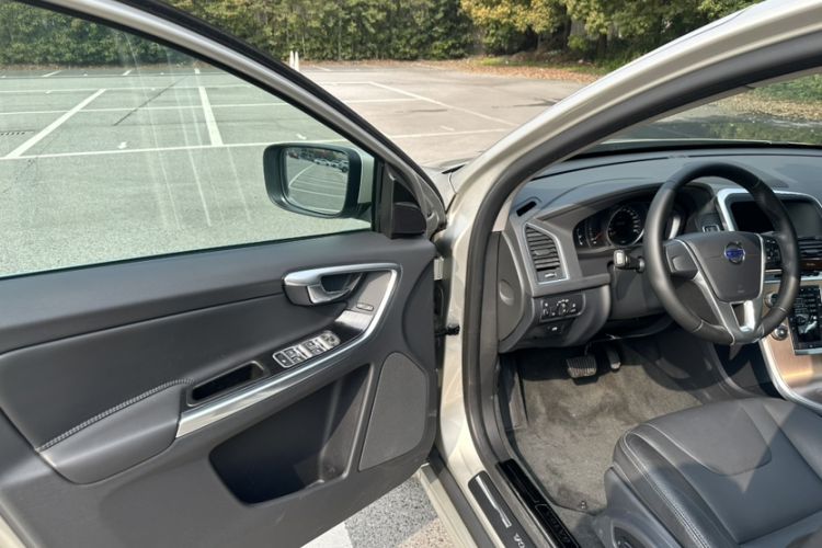 Used Volvo XC60 2017 T5 Smart Upgrade Edition