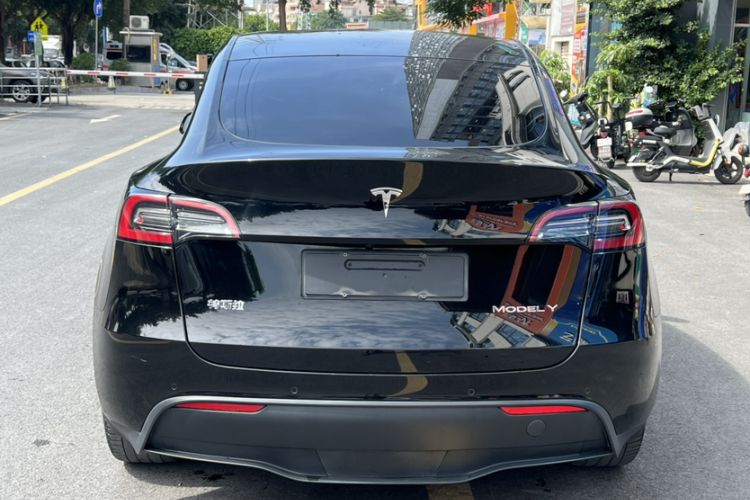 Used Tesla Model Y 2021 Long-Range All-Wheel-Drive Version