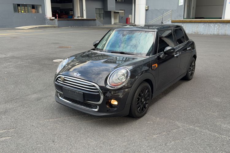 Used MINI 2015 1.5T COOPER Fun Five-Door Edition Guazi used car, China used car export, Used car for sale, Used MINI cars, Cheapest cars for sale