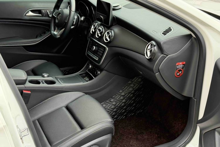 Used Mercedes-Benz GLA 2019 GLA 200 Fashion Model Interior 6