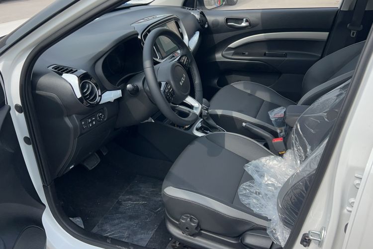 Used Kia kx1 Stonic 2026 Model 1.4L Sunroof Edition Interior 2