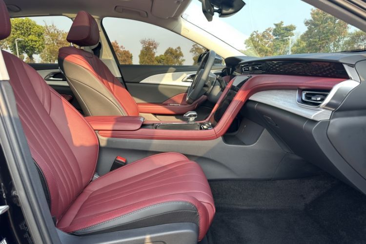 Used Hongqi H5 2025 2.0T Automatic Flag Edition – 500 000 Units Commemorative Version