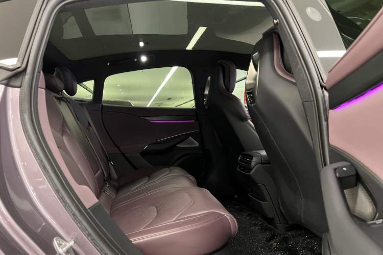 Used Xiaomi Auto SU7 2024 Rear-Drive Long-Range Intelligent Driving Version Interior 11