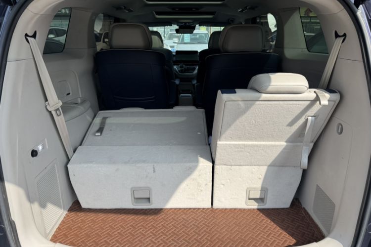 Used Roewe iMAX8 2021 400TGI Supreme Series Prestige Edition
