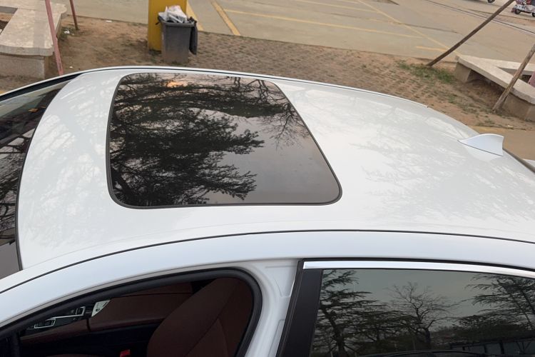 Used BMW 5 Series 2014 520Li Elegant Model
