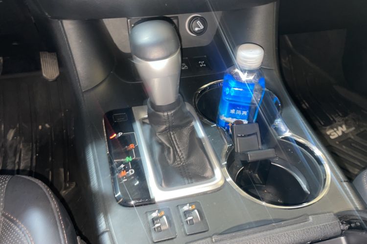 Used Toyota Highlander 2018 2.0T Four-Wheel Drive Prestige Version 7 Seats China V Emission Standard