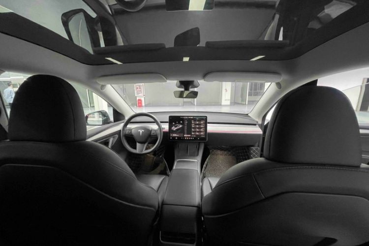 Used Tesla Model Y 2024 Rear-Wheel-Drive Version
