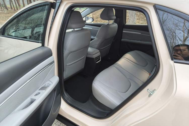 Used XPeng MONA M03 2024 620 with Ultra-Long Range
