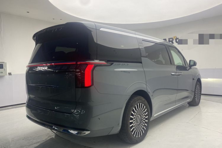 Used Zeekr 009 2024 7-Seater Walk-Through Version Four-Wheel Drive 108 kWh
