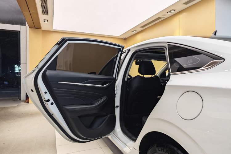 Used CHANGAN Eado 2021 PLUS 1.6L GDI CVT Luxury Model
