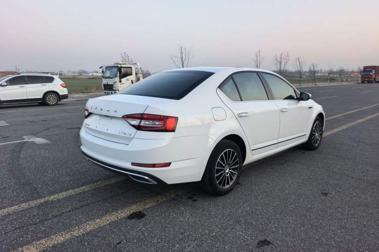 Used Skoda Octavia 2019 1.5L Automatic Smart Drive Luxury Edition China VI Standard
