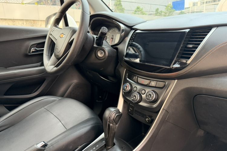 Used Chevrolet Trax 2017 1.4T Automatic Two-Wheel Drive Comfort Version Interior 6