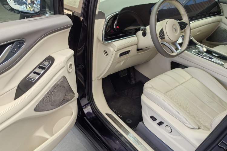 Used VOYAH Dream 2024 PHEV Extended-Range Premium Edition Exterior 8