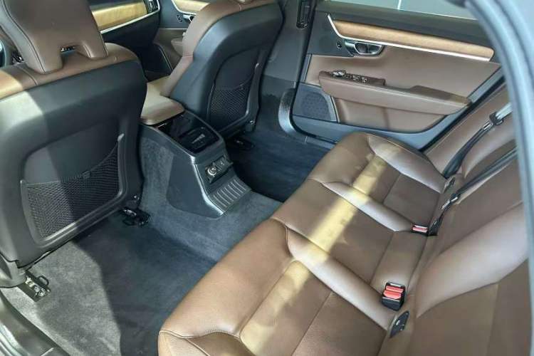 Used Volvo S90 New Energy 2022 T8 eDrive Hybrid Luxury Edition